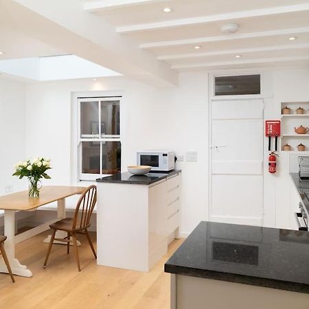 Beautiful And Contemporary Cornish Townhouse In Penzance Villa Exterior photo
